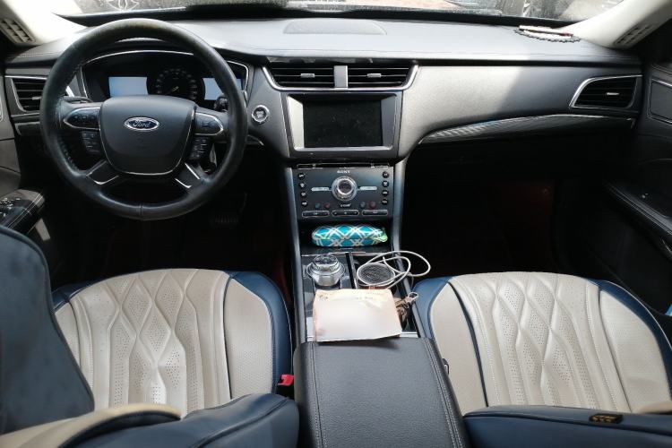 Used Ford Taurus 2017 EcoBoost 245 Luxury Model Interior 2