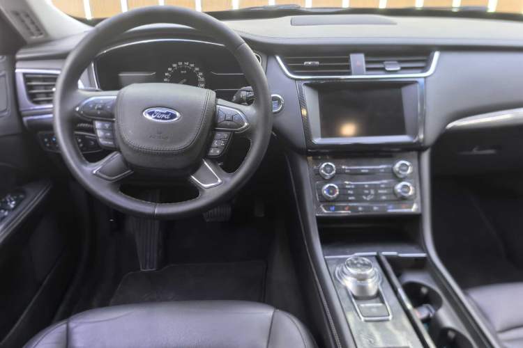 Used Ford Taurus 2017 EcoBoost 245 Fashion Edition Interior 2