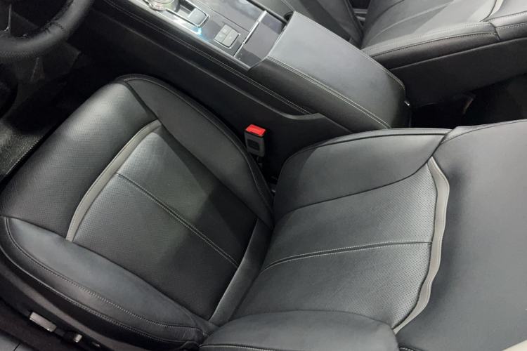 Used Ford Taurus 2017 EcoBoost 245 Luxury Model Interior 2