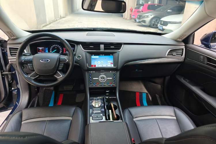 Used Ford Taurus 2017 EcoBoost 245 Luxury Model Interior 2
