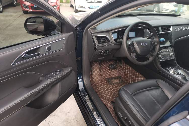 Used Ford Taurus 2017 EcoBoost 245 Fashion Edition Interior 2