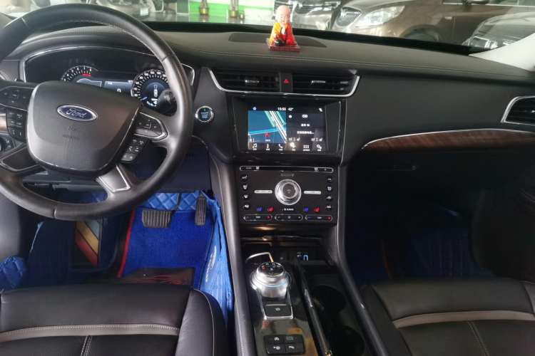Used Ford Taurus 2017 EcoBoost 245 Flagship Model Interior 3