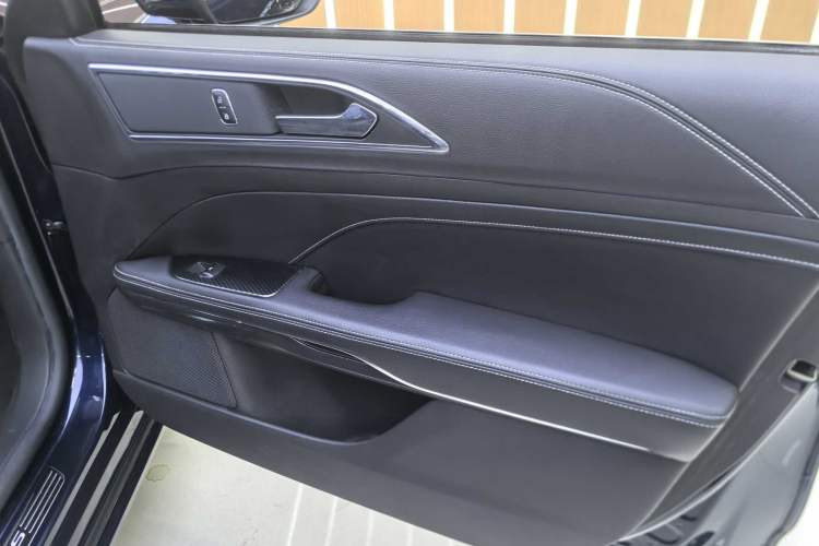 Used Ford Taurus 2017 EcoBoost 245 Fashion Edition Interior 8