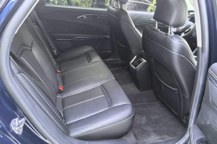 Used Ford Taurus 2017 EcoBoost 245 Fashion Edition Interior 9