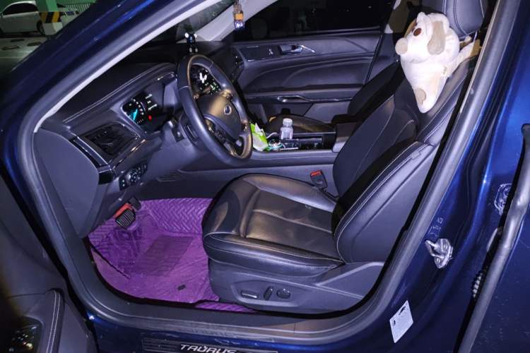 Used Ford Taurus 2017 EcoBoost 245 Fashion Edition Left Front Seat