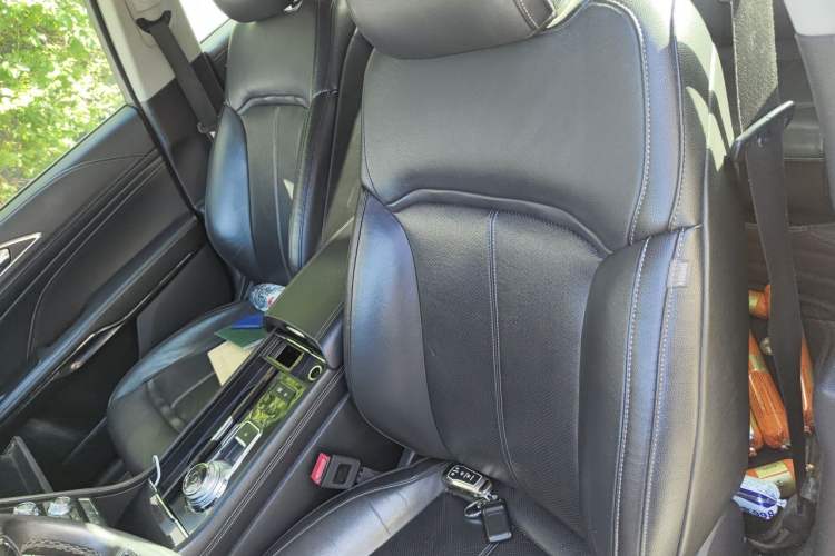 Used Ford Taurus 2017 EcoBoost 245 Fashion Edition Left Front Seat