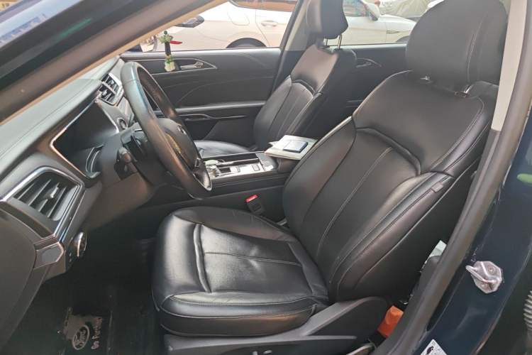 Used Ford Taurus 2017 EcoBoost 245 Fashion Edition Left Front Seat