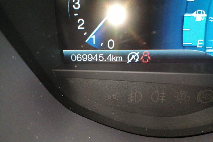 Used Ford Taurus 2017 EcoBoost 245 Luxury Model Odometer Close Up