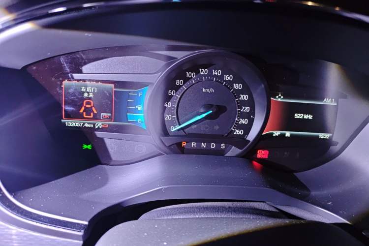 Used Ford Taurus 2017 EcoBoost 245 Fashion Edition Odometer Close Up