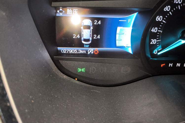 Used Ford Taurus 2017 EcoBoost 245 Luxury Model Odometer Close Up