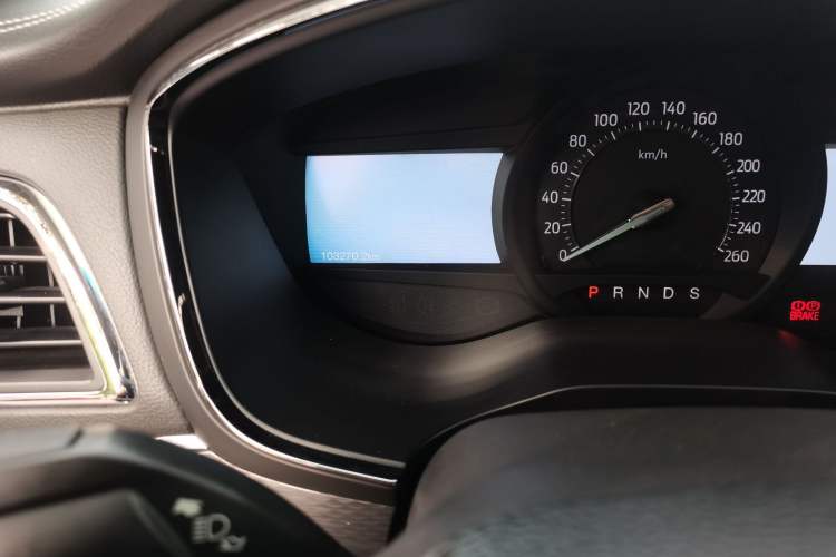 Used Ford Taurus 2017 EcoBoost 245 Fashion Edition Odometer Close Up