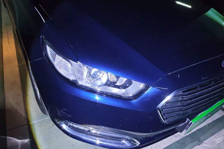 Used Ford Taurus 2017 EcoBoost 245 Fashion Edition Right Front Headlight