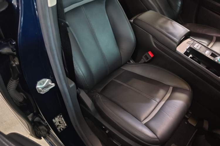 Used Ford Taurus 2017 EcoBoost 245 Flagship Model Right Front Seat