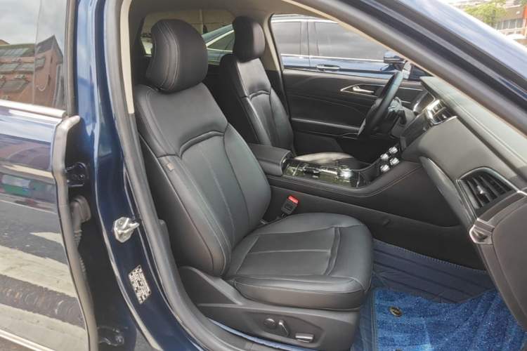 Used Ford Taurus 2017 EcoBoost 245 Fashion Edition Right Front Seat