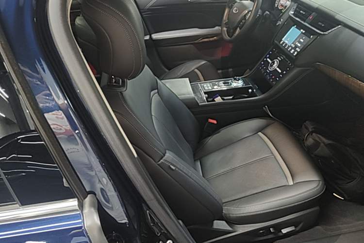 Used Ford Taurus 2017 EcoBoost 245 Flagship Model Right Front Seat