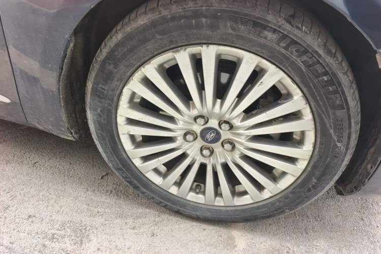Used Ford Taurus 2017 EcoBoost 245 Luxury Model Right Front Wheel Hub