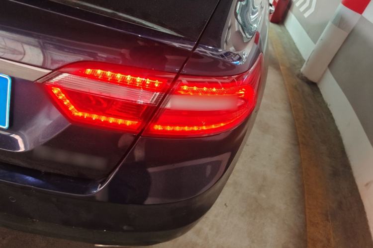 Used Ford Taurus 2017 EcoBoost 245 Flagship Model Right Rear Taillight