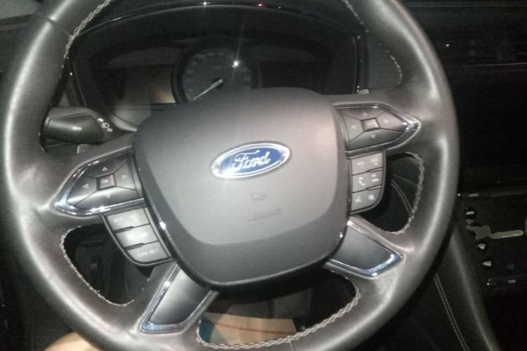Used Ford Taurus 2017 Facelifted EcoBoost 245 Luxury Version Steering Wheel