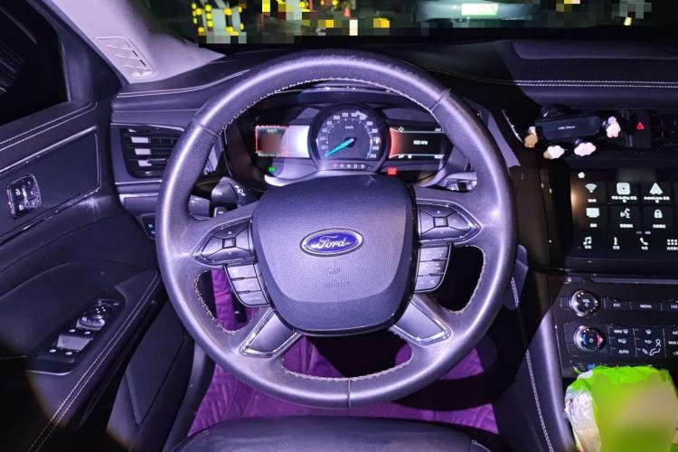 Used Ford Taurus 2017 EcoBoost 245 Fashion Edition Steering Wheel