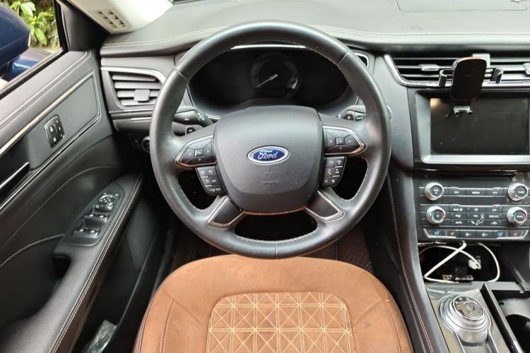 Used Ford Taurus 2017 Facelifted EcoBoost 245 Fashion Edition Steering Wheel
