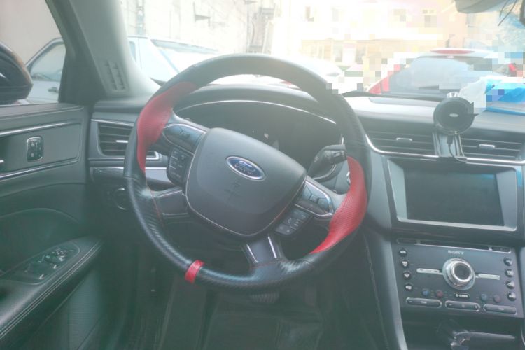 Used Ford Taurus 2017 EcoBoost 245 Luxury Model Steering Wheel
