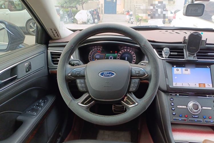Used Ford Taurus 2017 EcoBoost 245 Flagship Model Steering Wheel