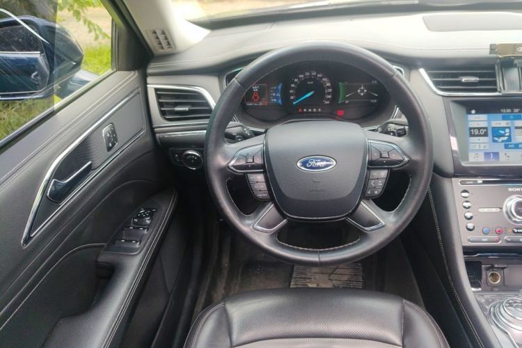Used Ford Taurus 2017 EcoBoost 245 Luxury Model Steering Wheel