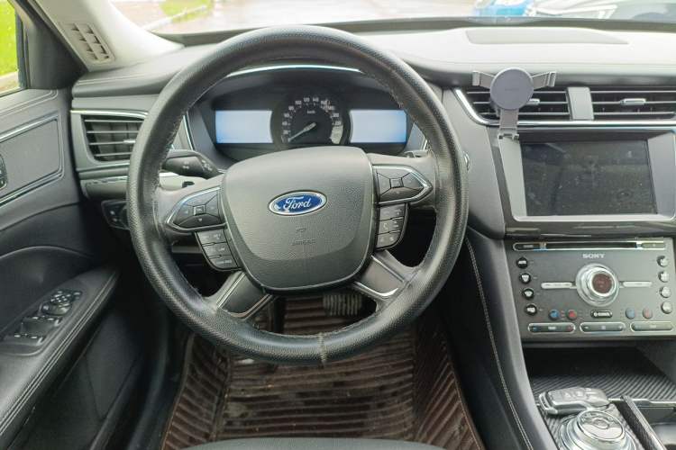 Used Ford Taurus 2017 EcoBoost 245 Luxury Model Steering Wheel