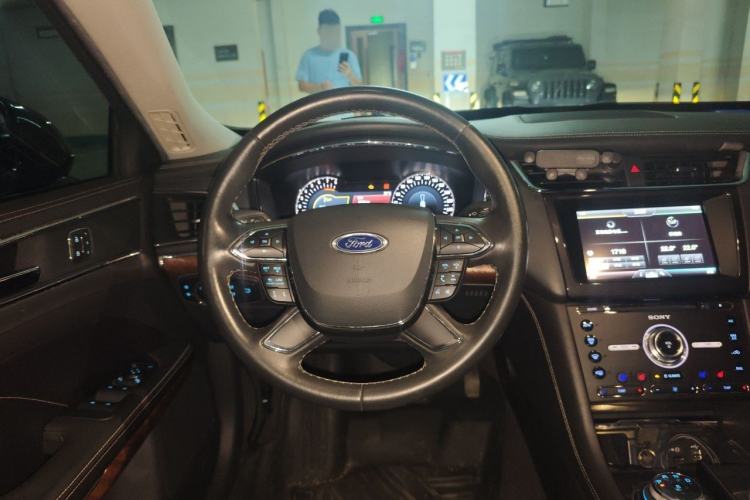 Used Ford Taurus 2017 EcoBoost 325 V6 Flagship Model Steering Wheel