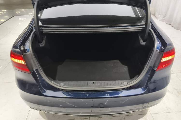 Used Ford Taurus 2017 EcoBoost 245 Fashion Edition Trunk