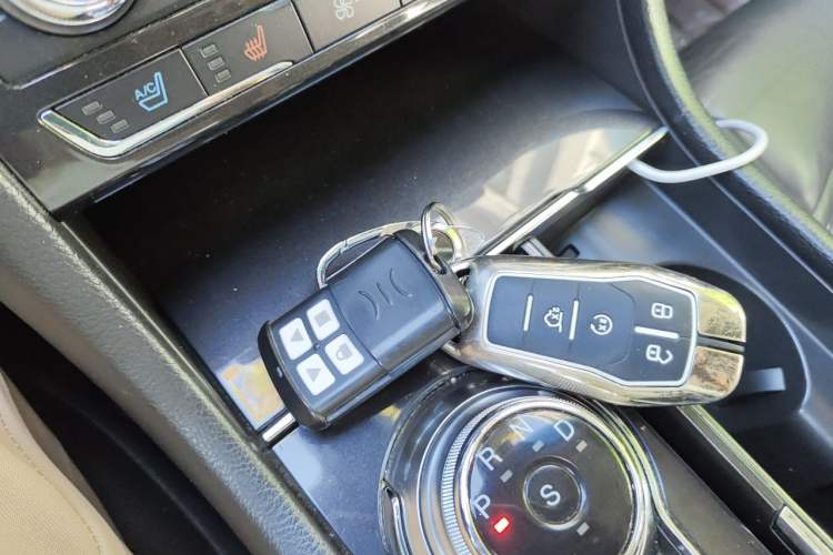 Used Ford Taurus 2017 EcoBoost 245 Fashion Edition Vehicle Key