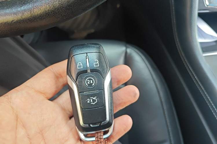 Used Ford Taurus 2017 EcoBoost 245 Fashion Edition Vehicle Key