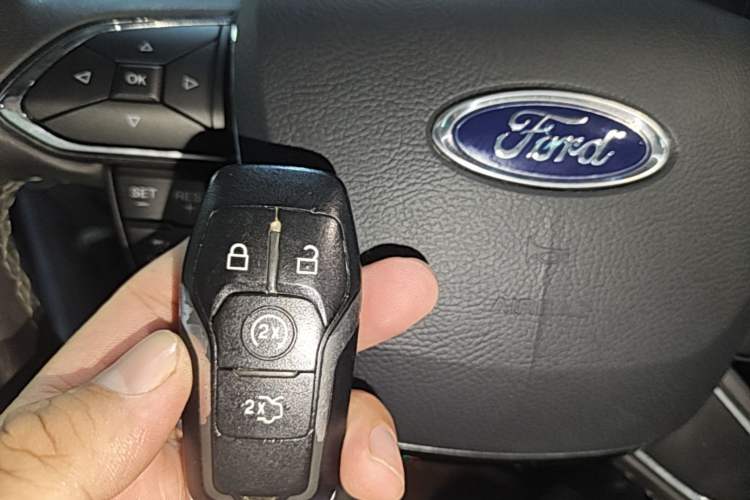 Used Ford Taurus 2017 EcoBoost 245 Flagship Model Vehicle Key