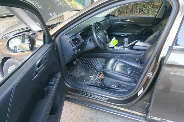 Used Ford Taurus 2017 EcoBoost 245 Luxury Model Driver Seat