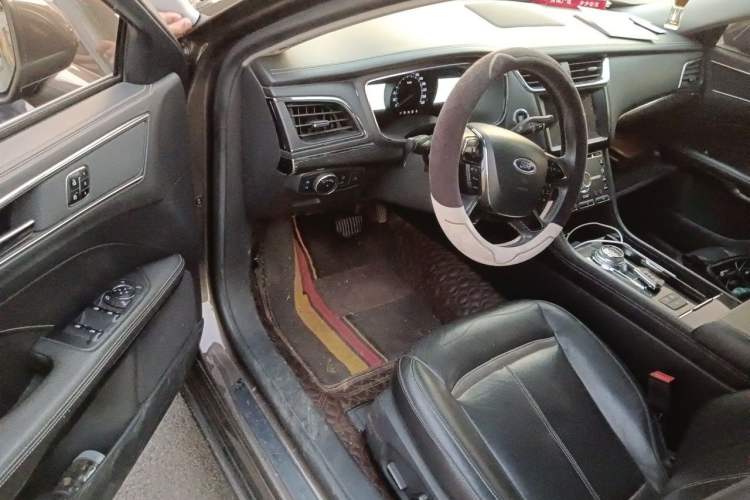 Used Ford Taurus 2017 EcoBoost 245 Luxury Model Driver Seat