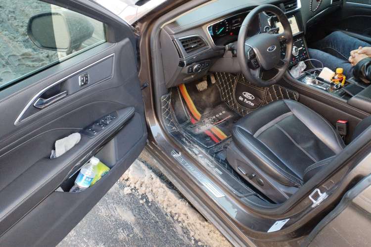 Used Ford Taurus 2017 EcoBoost 245 Luxury Model Driver Seat