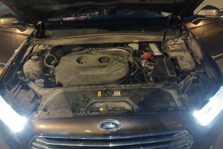 Used Ford Taurus 2017 EcoBoost 245 Luxury Model Engine Bay
