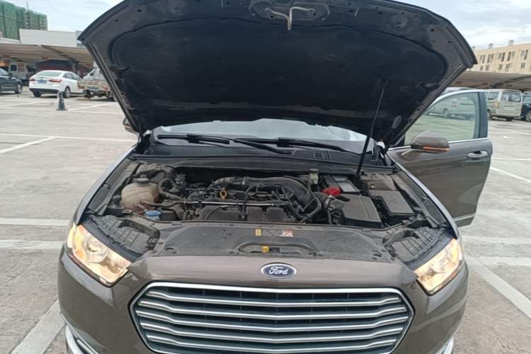 Used Ford Taurus 2017 EcoBoost 245 Fashion Edition Engine Bay