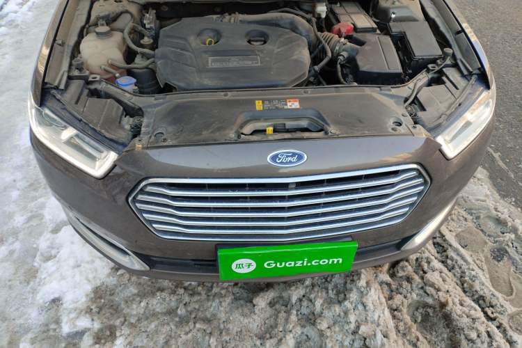 Used Ford Taurus 2017 EcoBoost 245 Luxury Model Engine Bay