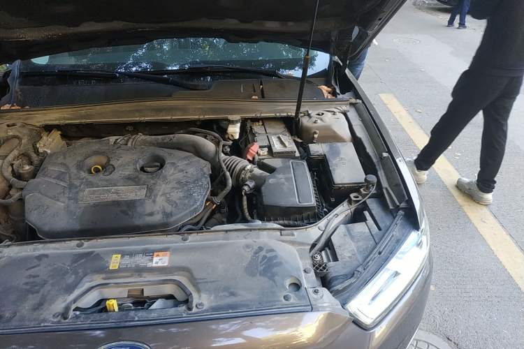 Used Ford Taurus 2017 EcoBoost 245 Luxury Model Engine Bay Left