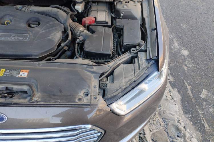 Used Ford Taurus 2017 EcoBoost 245 Luxury Model Engine Bay Left
