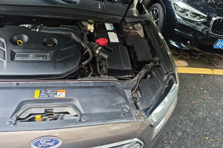 Used Ford Taurus 2017 EcoBoost 245 Luxury Model Engine Bay Left