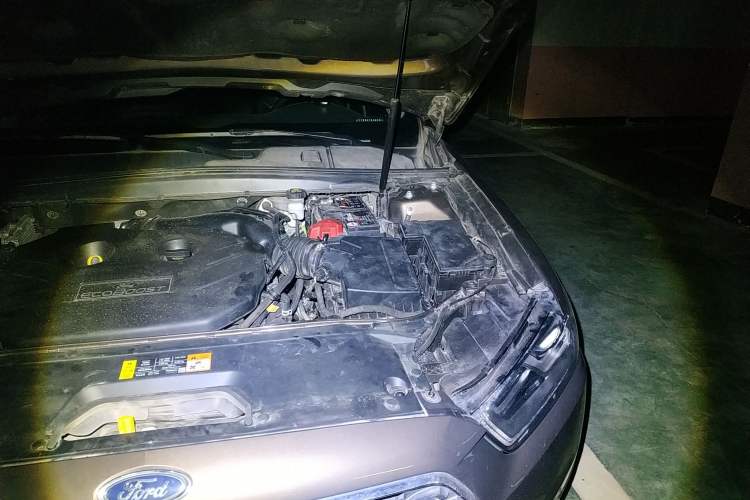 Used Ford Taurus 2017 EcoBoost 245 Luxury Model Engine Bay Left