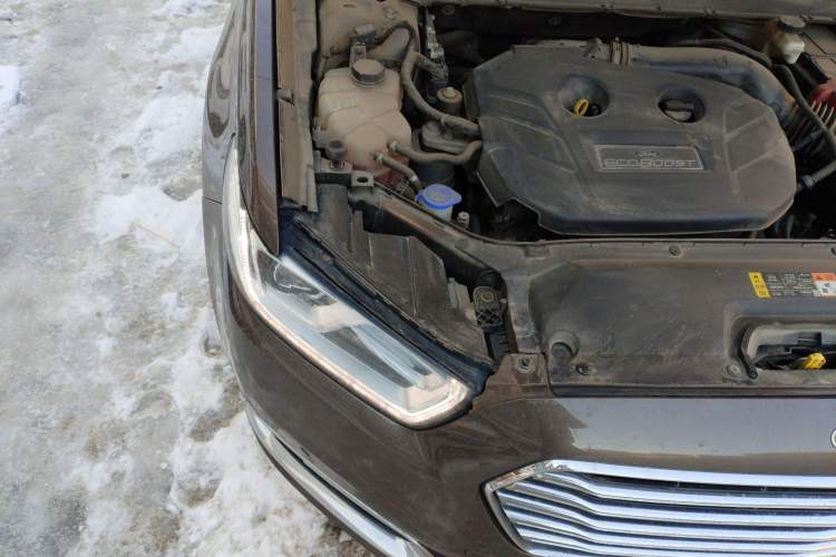 Used Ford Taurus 2017 EcoBoost 245 Luxury Model Engine Bay Right
