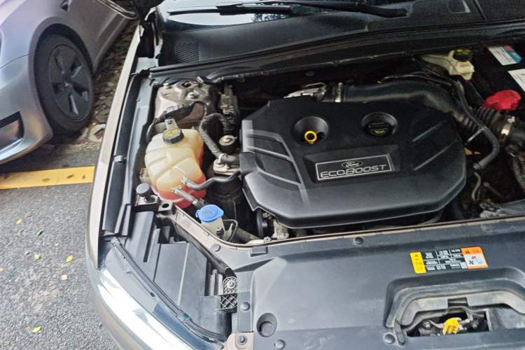 Used Ford Taurus 2017 EcoBoost 245 Luxury Model Engine Bay Right