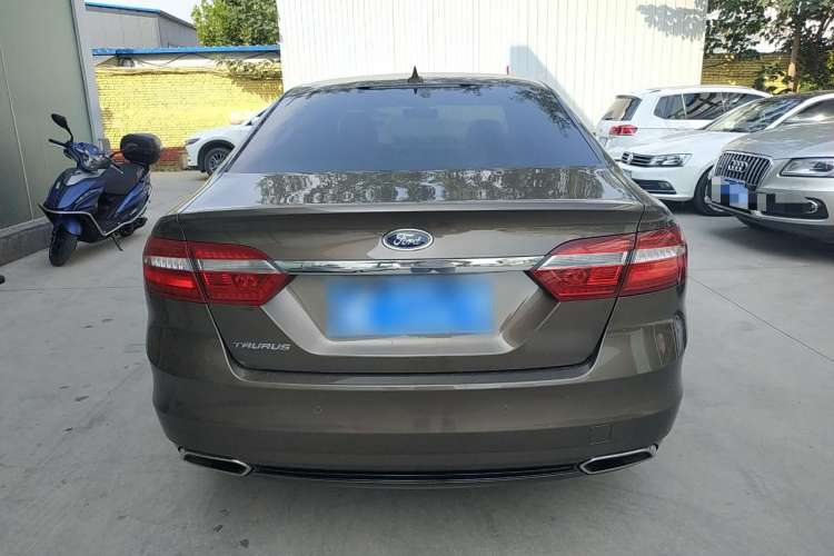 Used Ford Taurus 2017 EcoBoost 245 Luxury Model Exterior 4