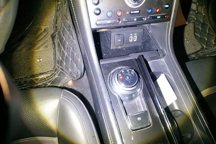 Used Ford Taurus 2017 EcoBoost 245 Luxury Model Gear Lever