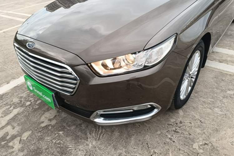 Used Ford Taurus 2017 EcoBoost 245 Fashion Edition Left Front Headlight