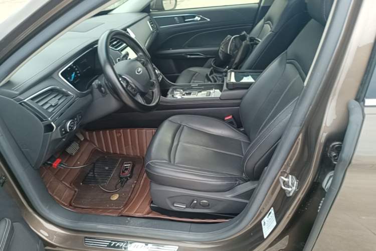 Used Ford Taurus 2017 EcoBoost 245 Fashion Edition Left Front Seat