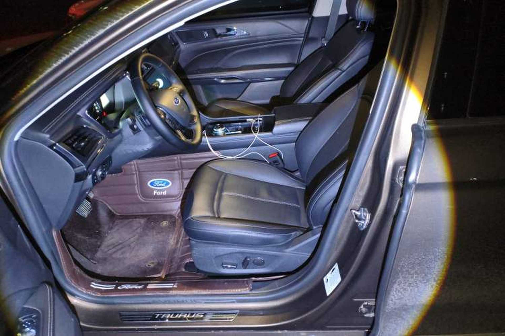 Used Ford Taurus 2017 EcoBoost 245 Fashion Edition Left Front Seat